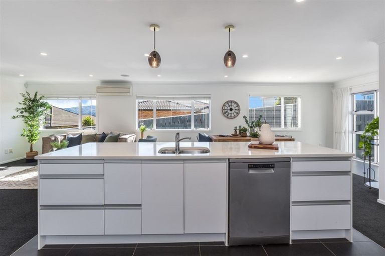 Photo of property in 21 Tasman Close, Aotea, Porirua, 5024