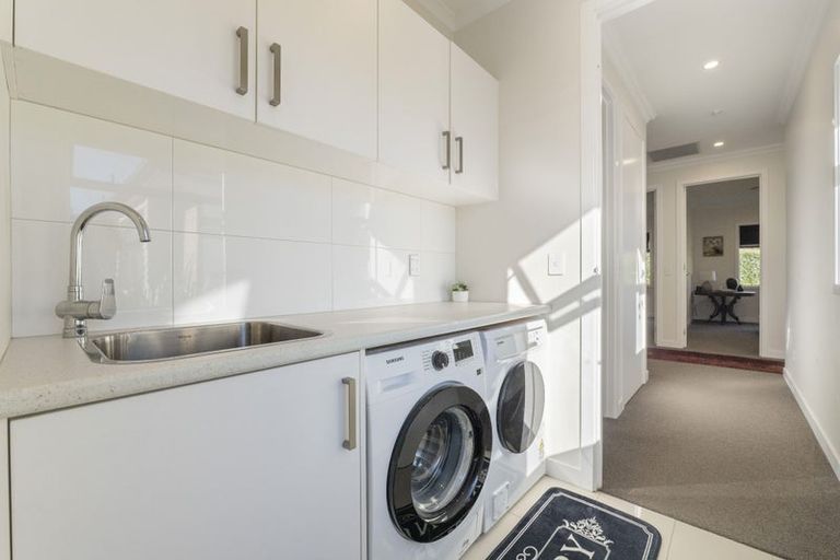 Photo of property in 4 Fern Lane, Whalers Gate, New Plymouth, 4310