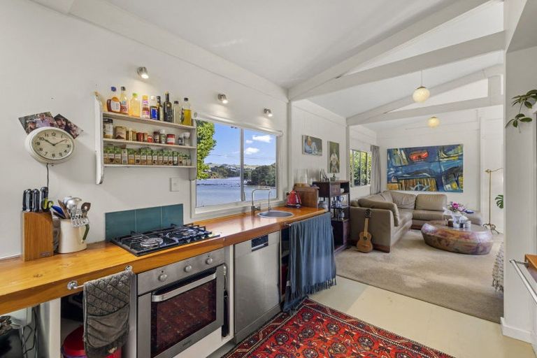 Photo of property in 25 Smith Street, Raglan, 3225