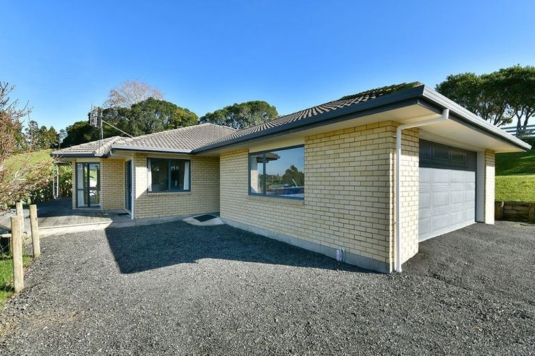 Photo of property in 128 Spur Road, Stillwater, Silverdale, 0993