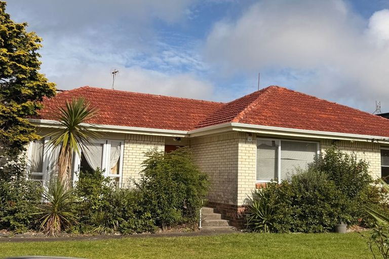 Photo of property in 19 Alexander Avenue, Papatoetoe, Auckland, 2025