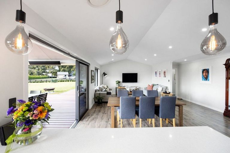 Photo of property in 11 South Oaks Close, Pukemoremore, Cambridge, 3493