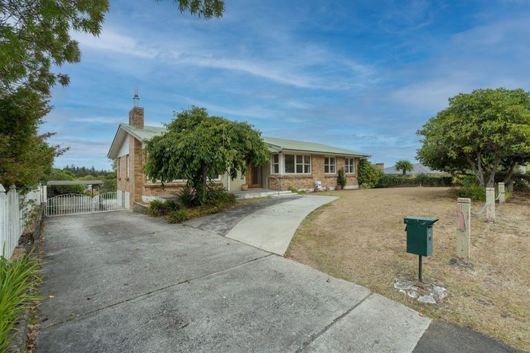 Photo of property in 35 Forest Lake Road, Forest Lake, Hamilton, 3200