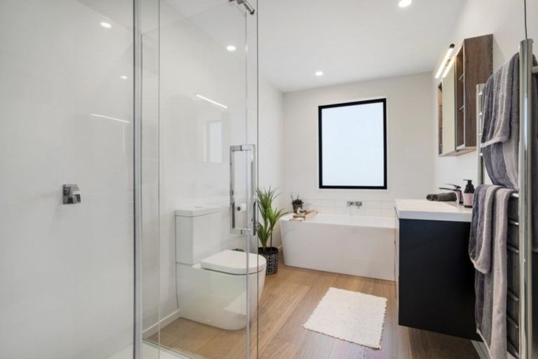 Photo of property in 14 Tuke Lane, Wanaka, 9305