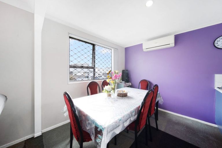 Photo of property in 28 Cottingham Crescent, Mangere East, Auckland, 2024