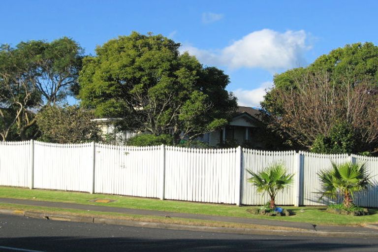 Photo of property in 10 Dissmeyer Drive, Clover Park, Auckland, 2019