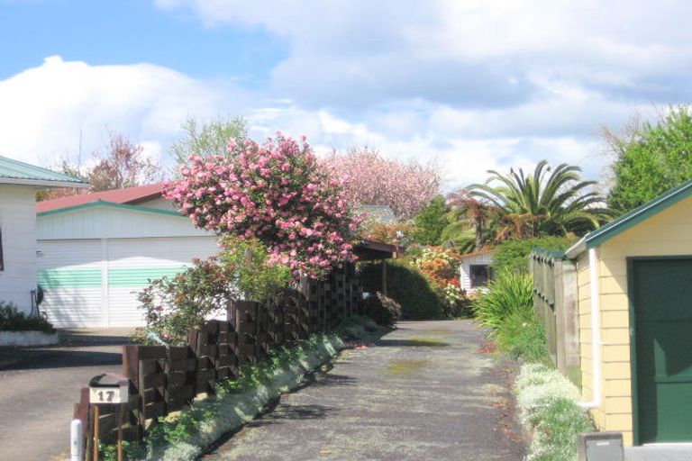 Photo of property in 17 Dickens Street, Owhata, Rotorua, 3010