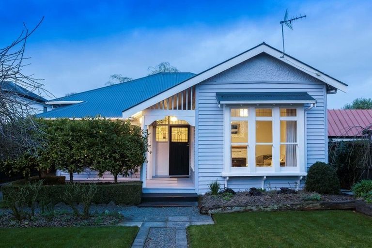 Photo of property in 216 Springfield Road, St Albans, Christchurch, 8014