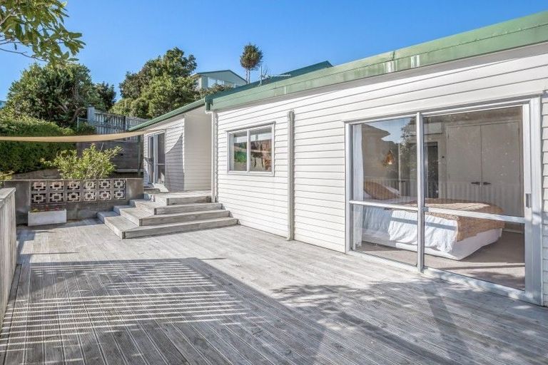 Photo of property in 1 The Spinney, Titahi Bay, Porirua, 5022