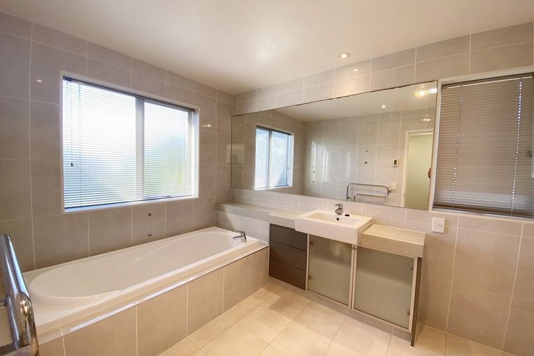 Photo of property in 22 Pine Harbour Parade, Beachlands, Auckland, 2018