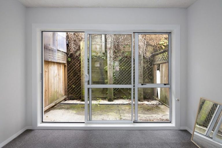 Photo of property in Avon Apartments, 2/313 The Terrace, Te Aro, Wellington, 6011