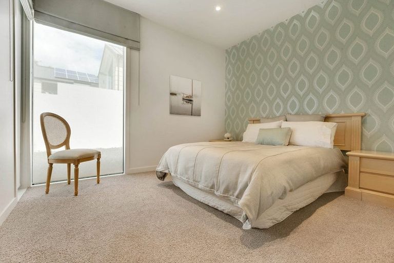 Photo of property in 36 Oceania Place, Mellons Bay, Auckland, 2014