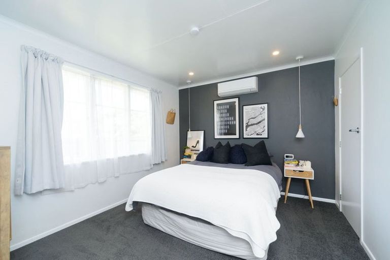 Photo of property in 8 Peters Avenue, Cloverlea, Palmerston North, 4412