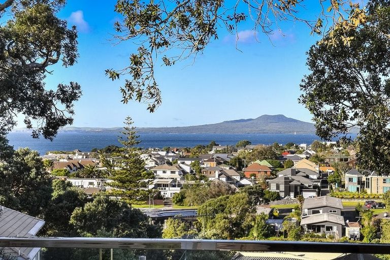 Photo of property in 11 Prospect Terrace, Milford, Auckland, 0620