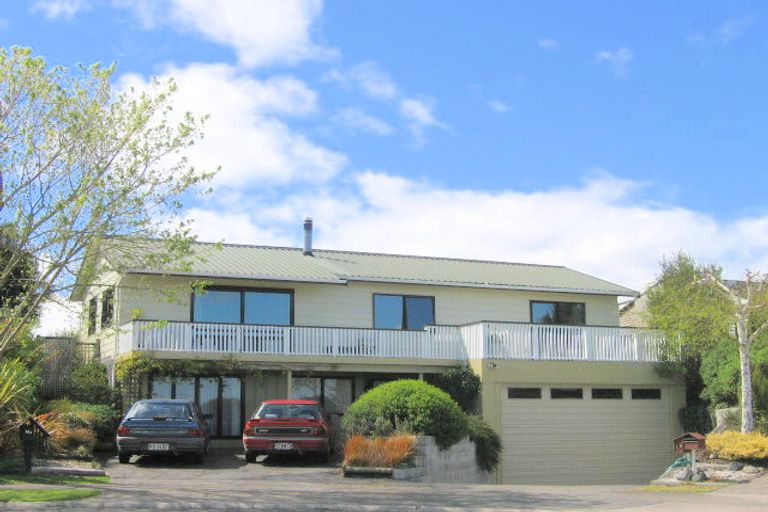 Photo of property in 12 Golders Place, Richmond Heights, Taupo, 3330