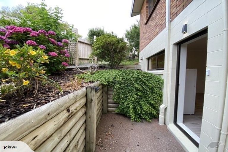 Photo of property in 1 Albert Hall Drive, Red Beach, 0932