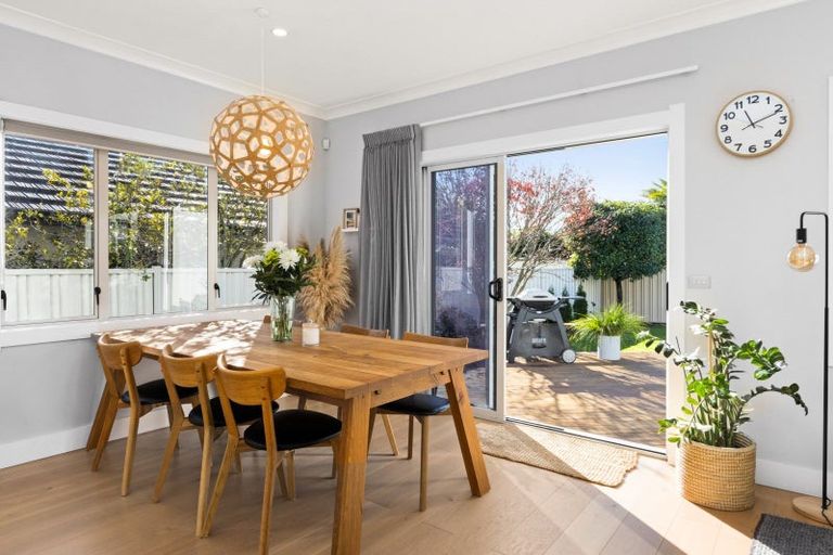 Photo of property in 43 Fairview Place, Havelock North, 4130