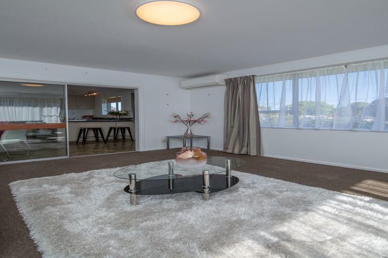 Photo of property in 2/19 Sturrocks Road, Redwood, Christchurch, 8051