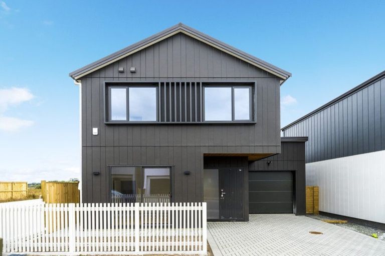 Photo of property in 44 Taipahitini Road, Rosehill, 2113