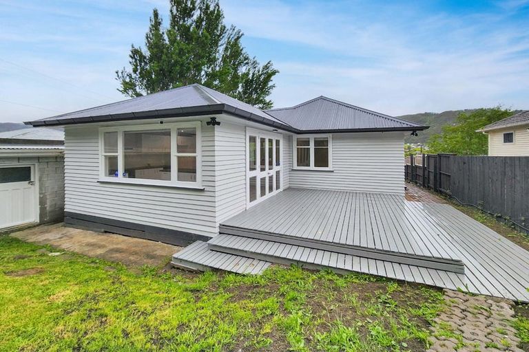 Photo of property in 179 Wellington Road, Wainuiomata, Lower Hutt, 5014