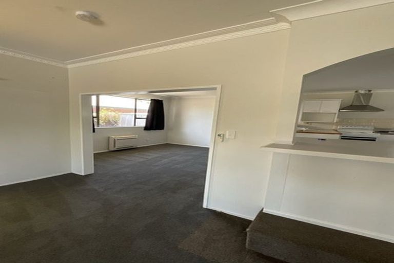 Photo of property in 18a Woodstock Place, Russley, Christchurch, 8042