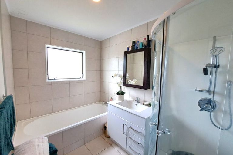 Photo of property in 2/1 Simon Ellice Drive, Bayview, Auckland, 0629
