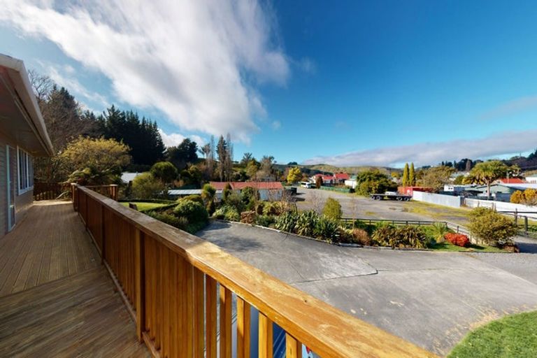 Photo of property in 36a Bruce Street, Hunterville, 4730