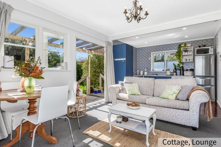 Photo of property in 106 Paetawa Road, Peka Peka, Waikanae, 5391