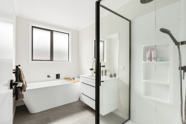 Photo of property in 17 Whakaturou Crescent, Pyes Pa, Tauranga, 3112