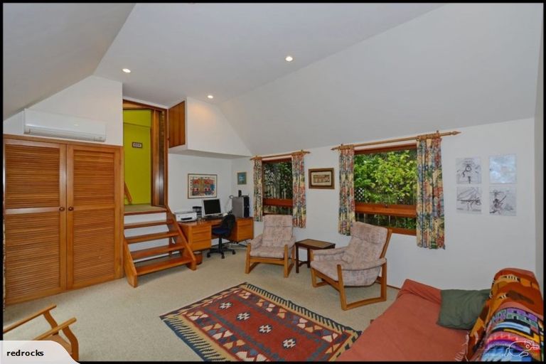 Photo of property in 111 Pinehaven Road, Pinehaven, Upper Hutt, 5019