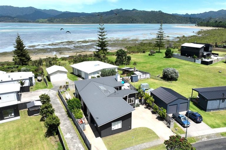 Photo of property in 128 Harbour Drive, Matarangi, Whitianga, 3592
