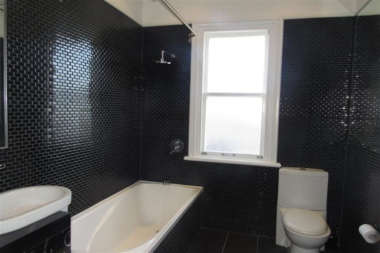 Photo of property in 67 Hawker Street, Mount Victoria, Wellington, 6011