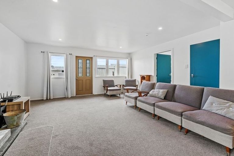 Photo of property in 92 Marine Parade, Otaki Beach, Otaki, 5512