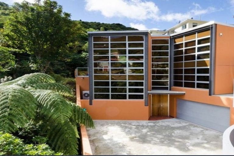 Photo of property in 72 Awarua Street, Ngaio, Wellington, 6035