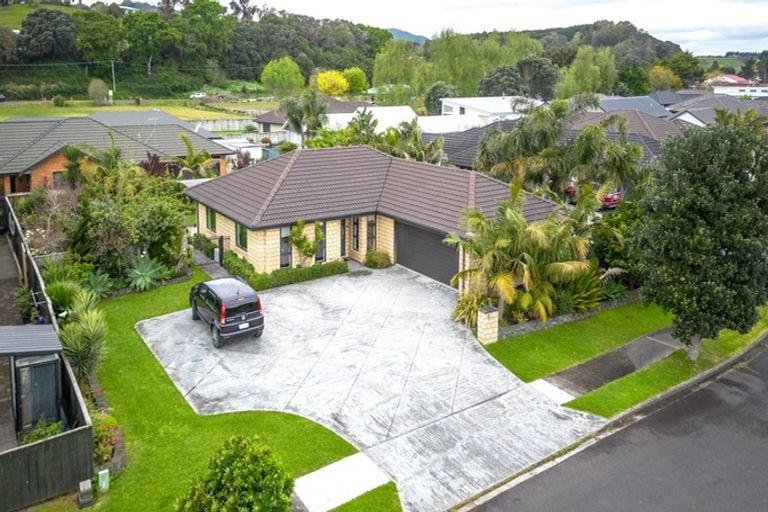 Photo of property in 9 Merrimana Drive, Thames, 3500