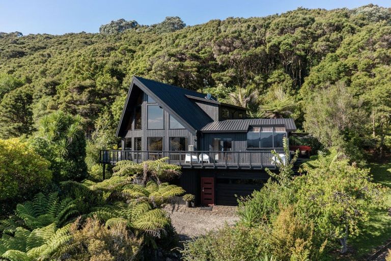 Photo of property in 21 Haddon Crescent, Whitianga, 3510