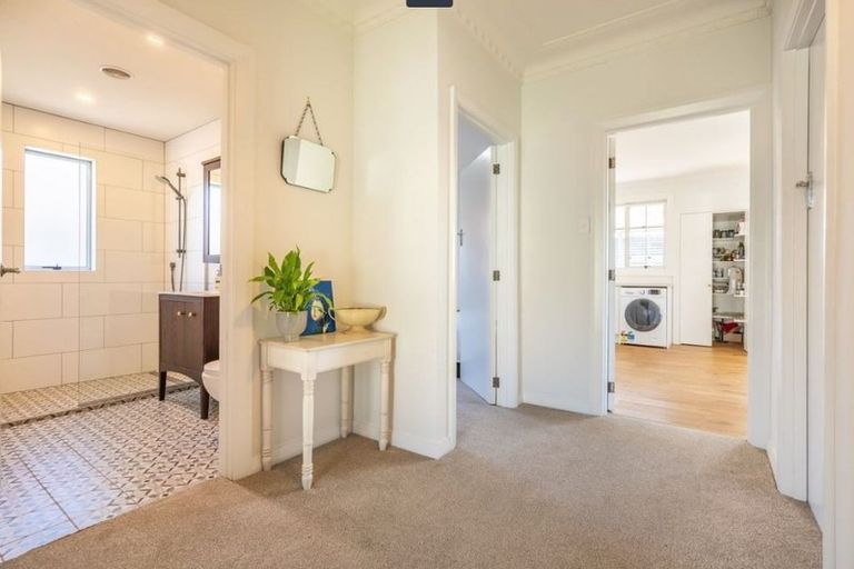 Photo of property in 27 Isadore Road, Saint Clair, Dunedin, 9012