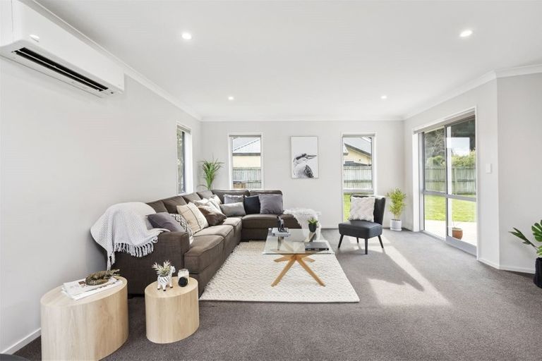 Photo of property in 33 Forest Drive, Parklands, Christchurch, 8083