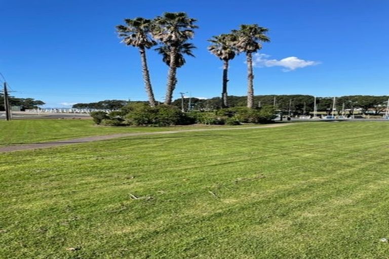 Photo of property in 2 Commodore Parry Road, Castor Bay, Auckland, 0620