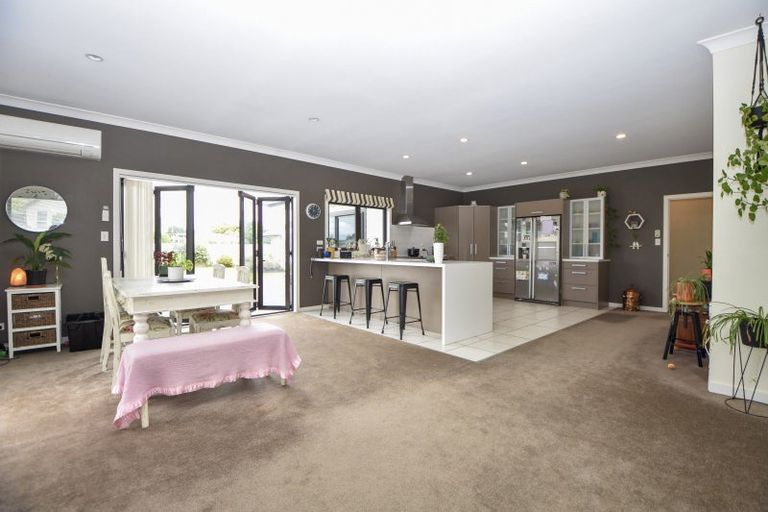 Photo of property in 18 Carrington Drive, Carterton, 5713