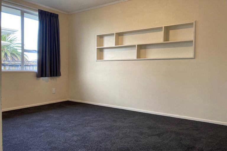 Photo of property in 15 Gardiner Grove, Mangere East, Auckland, 2024