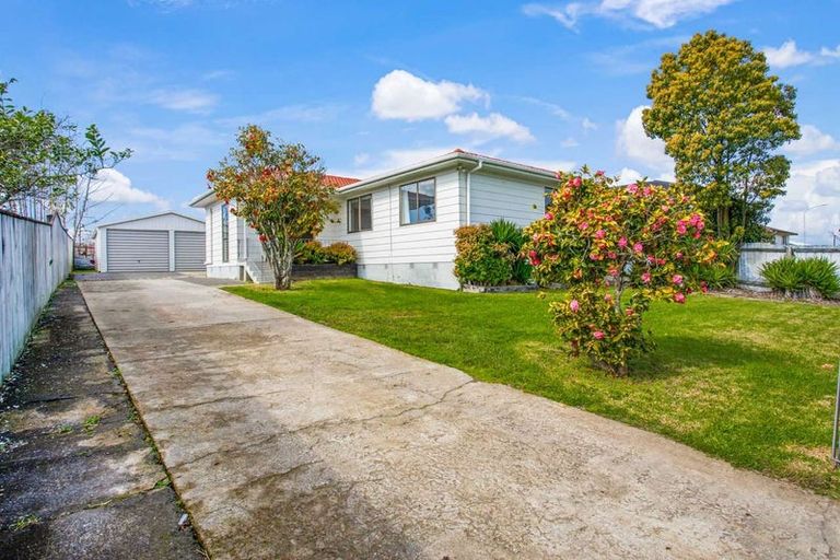 Photo of property in 73 Marendellas Drive, Bucklands Beach, Auckland, 2014