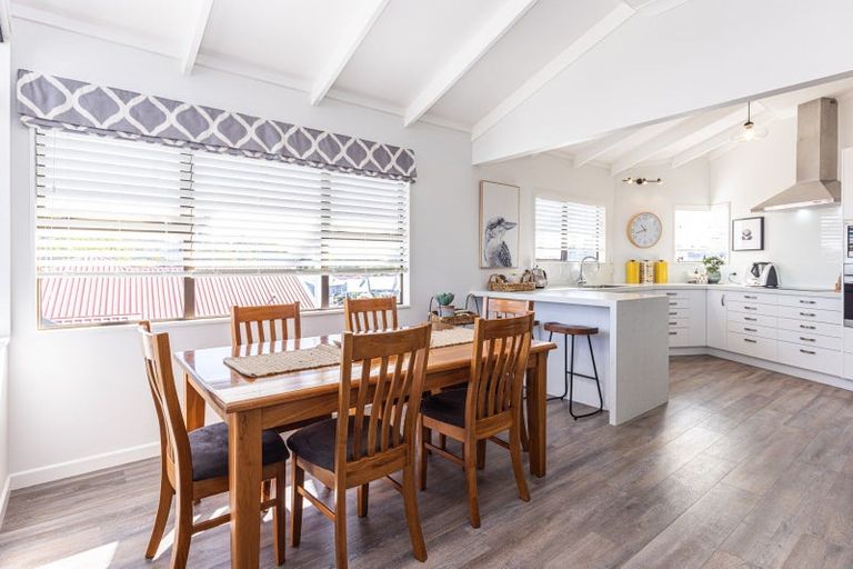 Photo of property in 5 Grey Street, College Estate, Whanganui, 4500