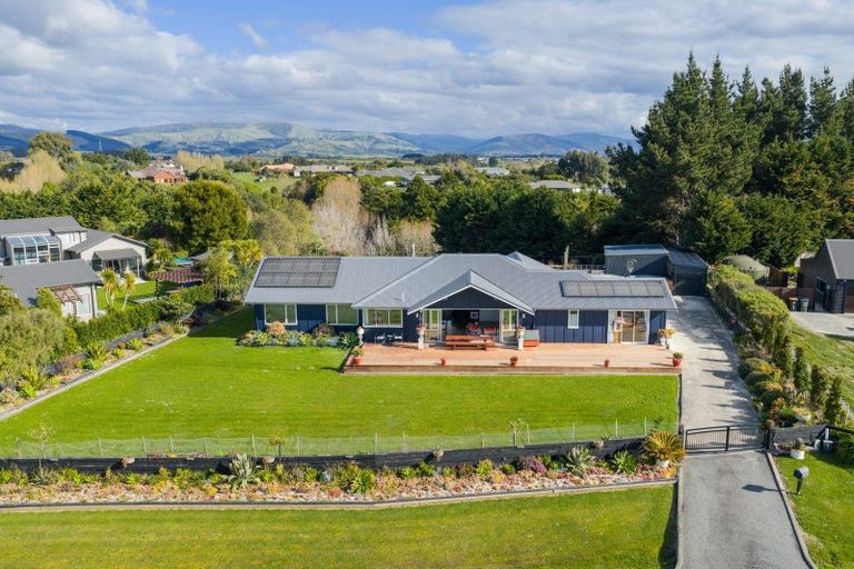 Photo of property in 37 Branksome Place, Aokautere, Palmerston North, 4471
