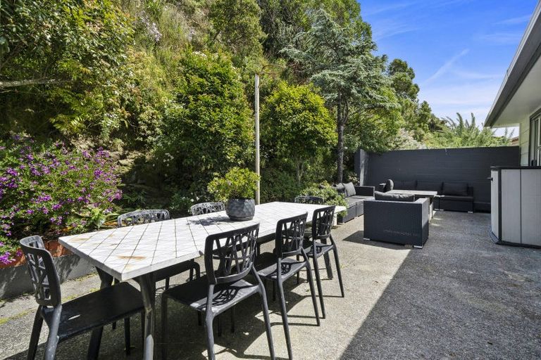 Photo of property in 99 Akaroa Drive, Maupuia, Wellington, 6022