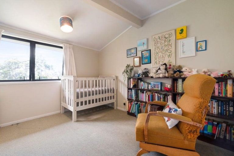 Photo of property in 48b Harmel Road, Glendene, Auckland, 0602