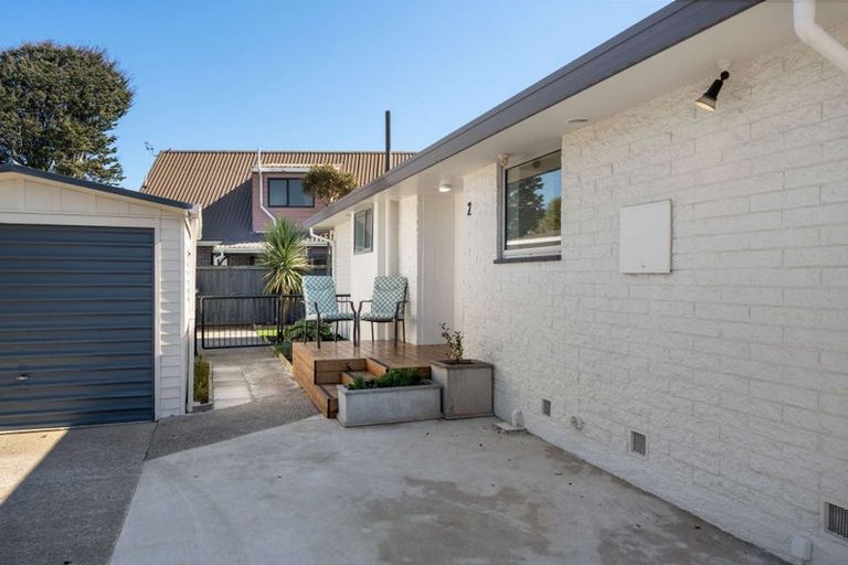 Photo of property in 2/126a Middlepark Road, Sockburn, Christchurch, 8042