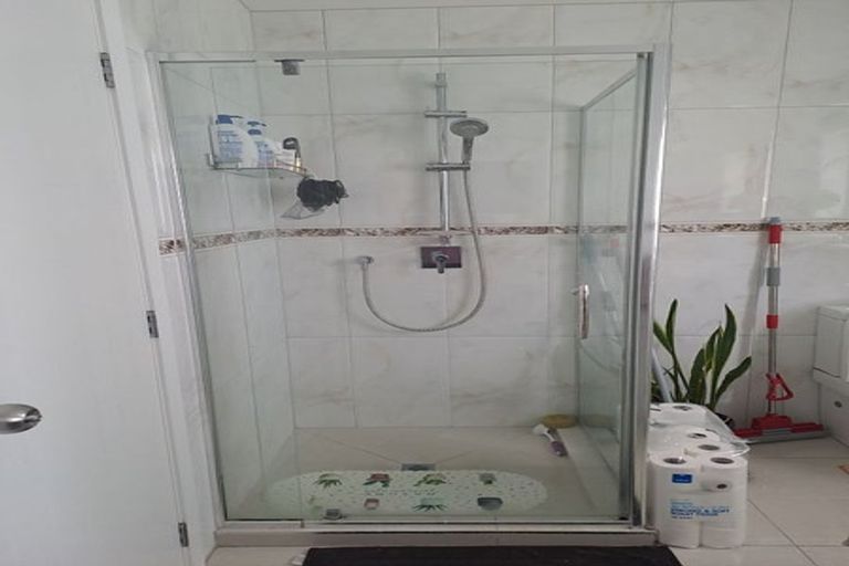 Photo of property in 668 Pakuranga Road, Howick, Auckland, 2010