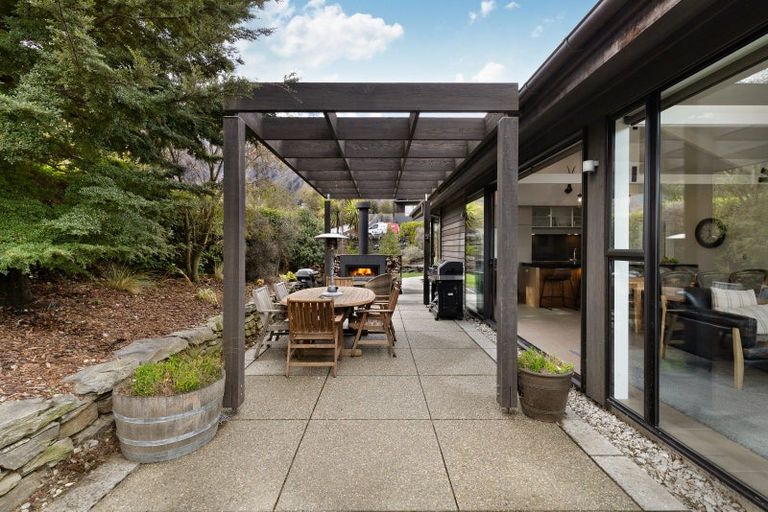 Photo of property in 2 Reading Court, Jacks Point, Queenstown, 9371