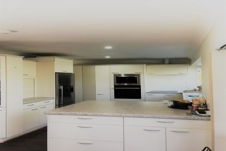 Photo of property in 256 Vipond Road, Stanmore Bay, Whangaparaoa, 0932